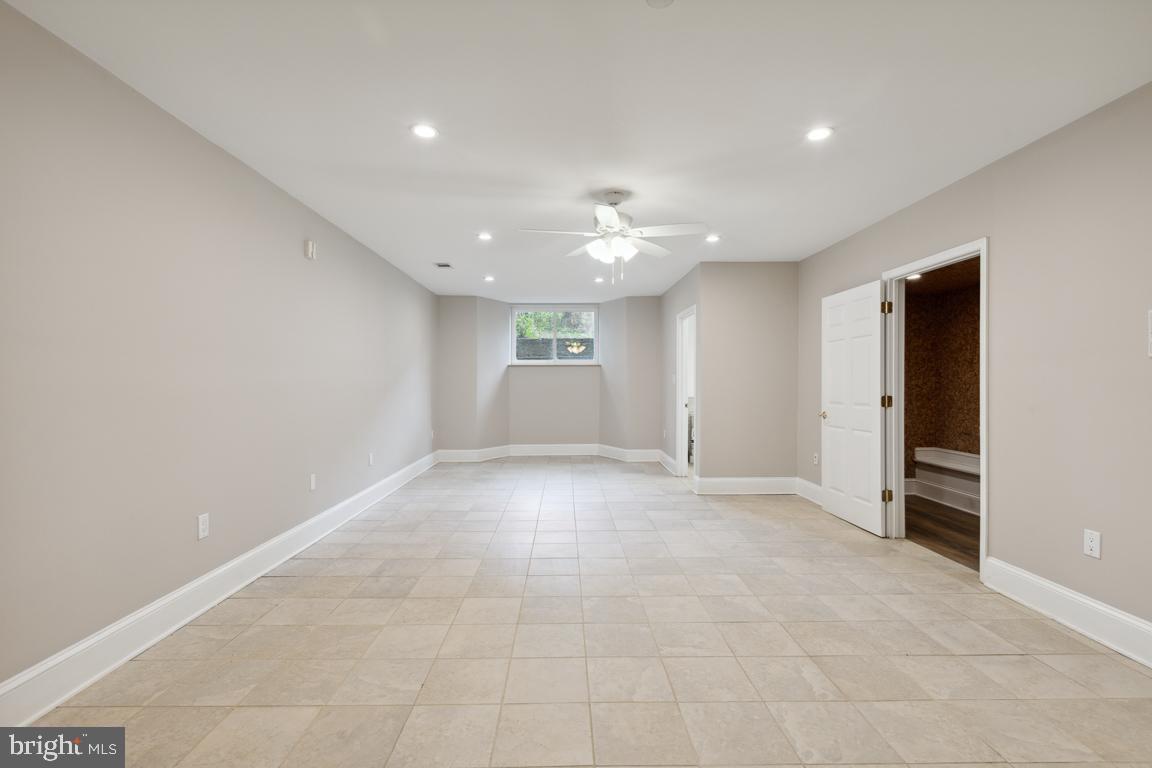 11901 Marmary Road Gaithersburg, MD 20878 - Photo 33 of 52 Gallery Image 33