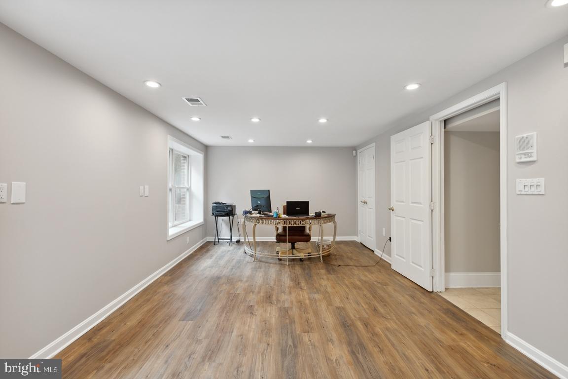 11901 Marmary Road Gaithersburg, MD 20878 - Photo 38 of 52 Gallery Image 38