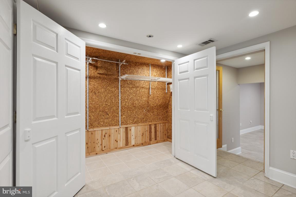 11901 Marmary Road Gaithersburg, MD 20878 - Photo 42 of 52 Gallery Image 42
