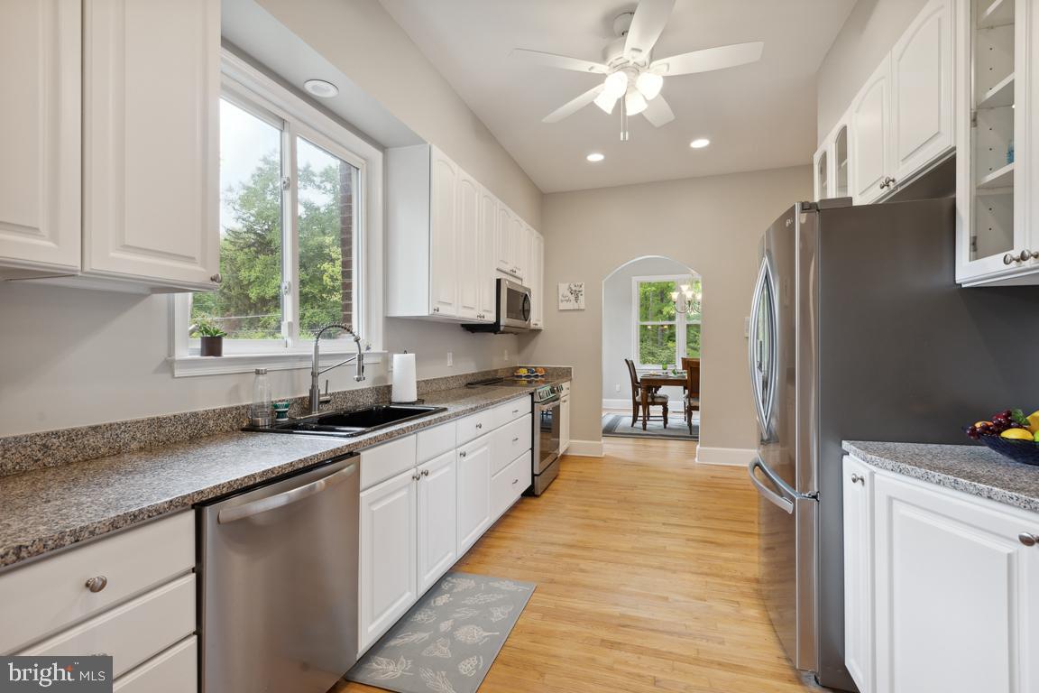 11901 Marmary Road Gaithersburg, MD 20878 - Photo 7 of 52 Gallery Image 7