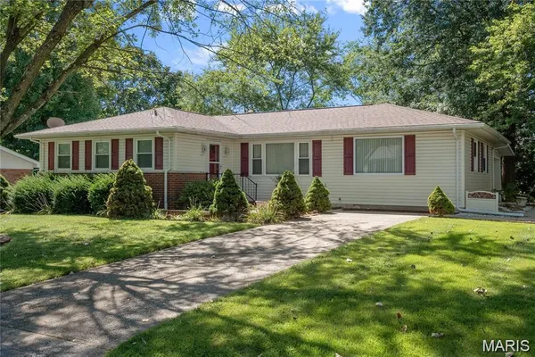 $2,150 | 107 Mark Trail Drive, Glen Carbon, IL 62034