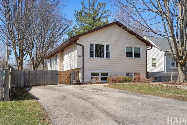 $274,900 | 1308 Ridgeway Street, Round Lake, IL 60073