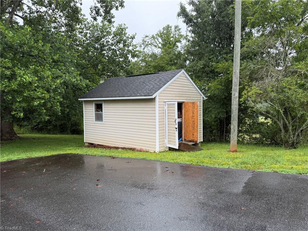 255 Big Oak Road Elkin, NC 28621 - Photo 5 of 19