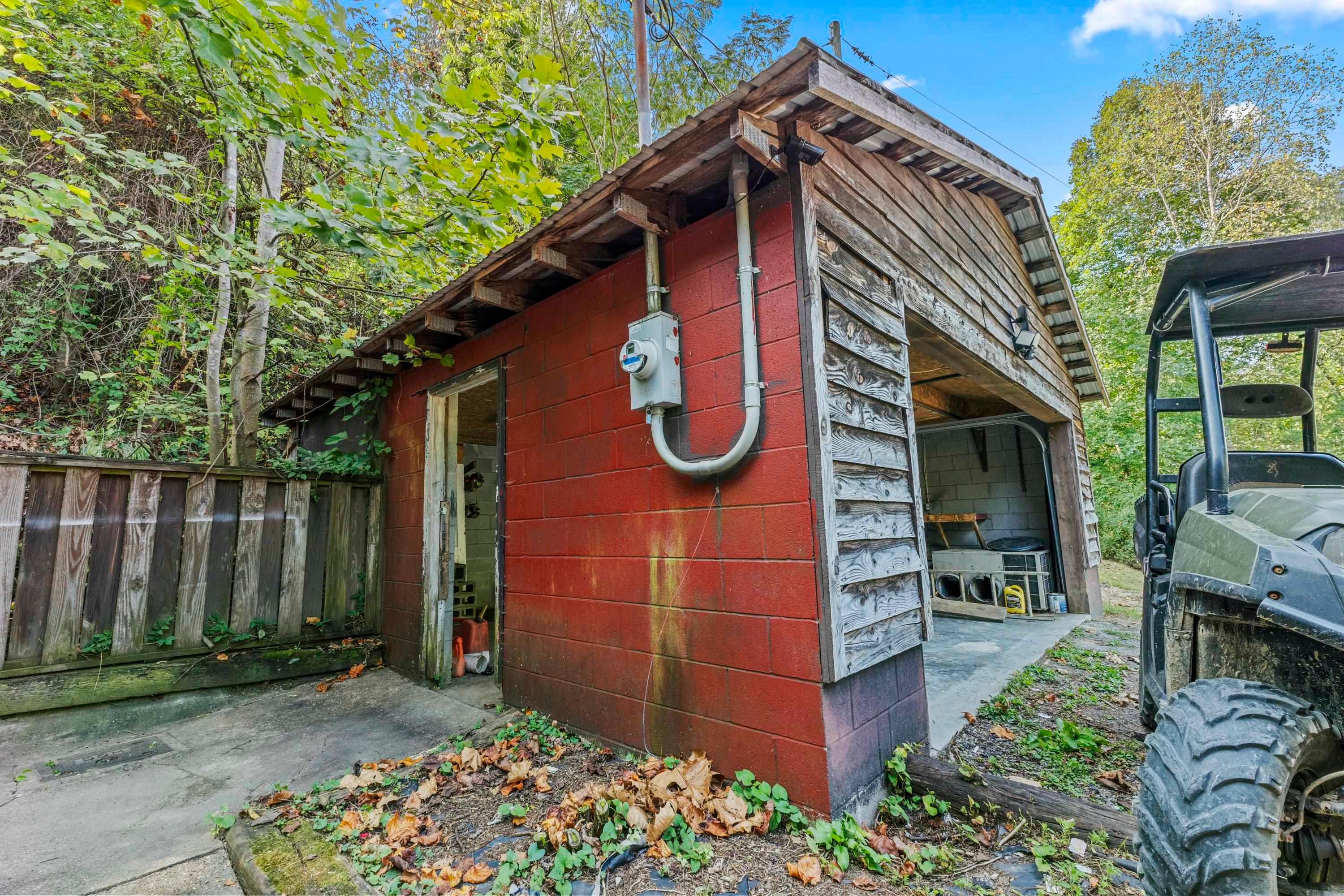 89 Perry Lane Fort Gay, WV 25514 - Photo 4 of 32 Gallery Image 4