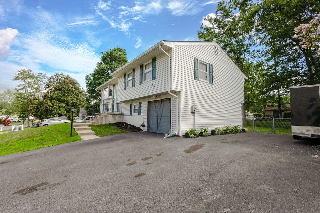 2308 Pinefield Road Waldorf, MD 20601 - Photo 4 of 41