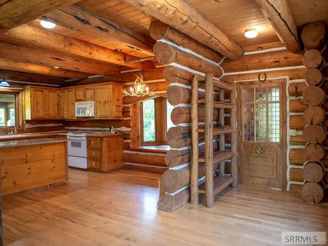 $2,400,000 | 261 4th Of July Creek Road, North Fork, ID 83466