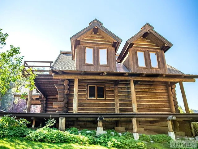 $2,400,000 | 261 4th Of July Creek Road, North Fork, ID 83466
