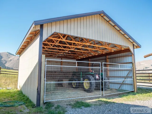 $2,400,000 | 261 4th Of July Creek Road, North Fork, ID 83466