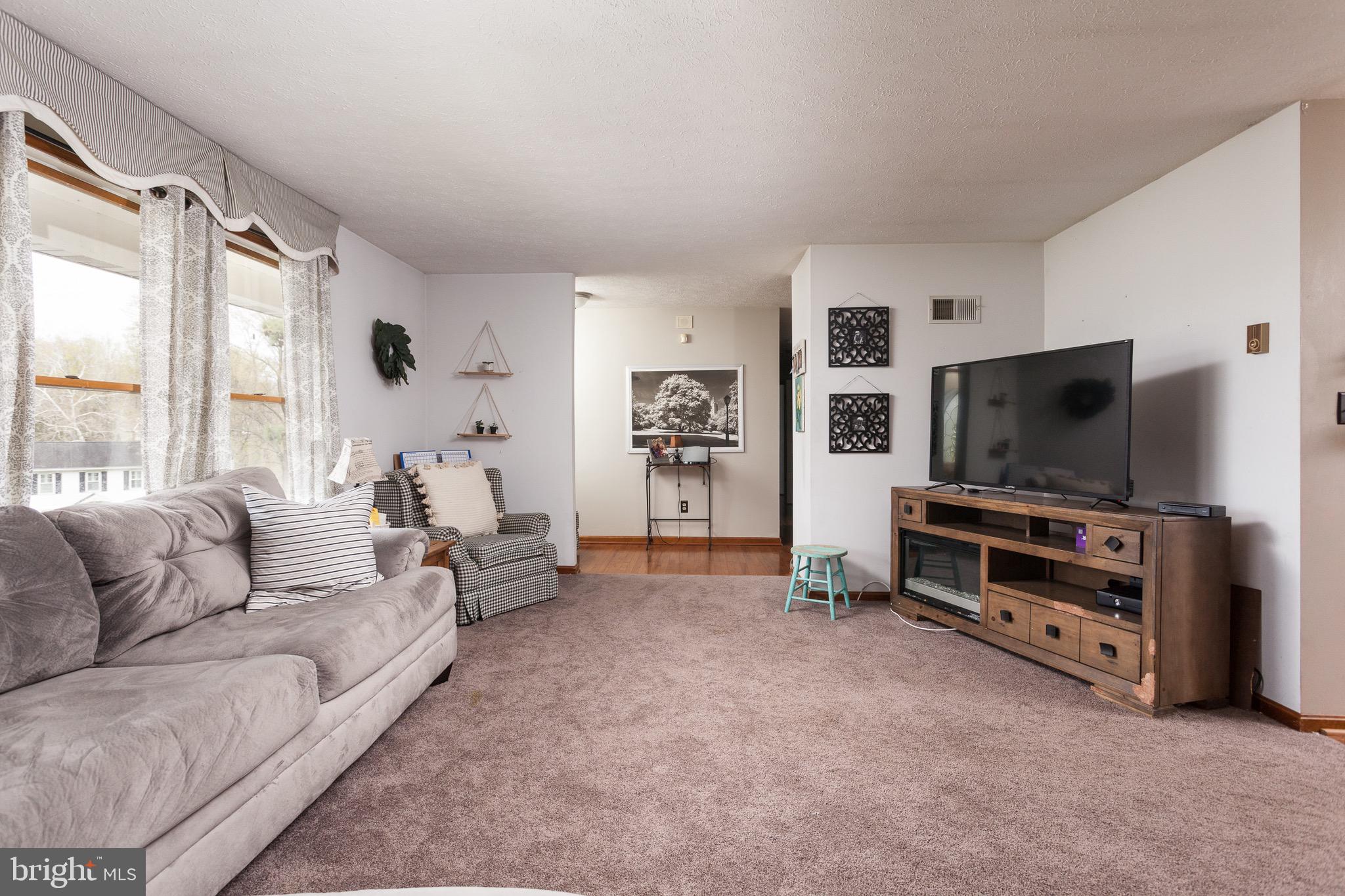 1614 Rolling Road Bel Air, MD 21014 - Photo 12 of 28 Living Room