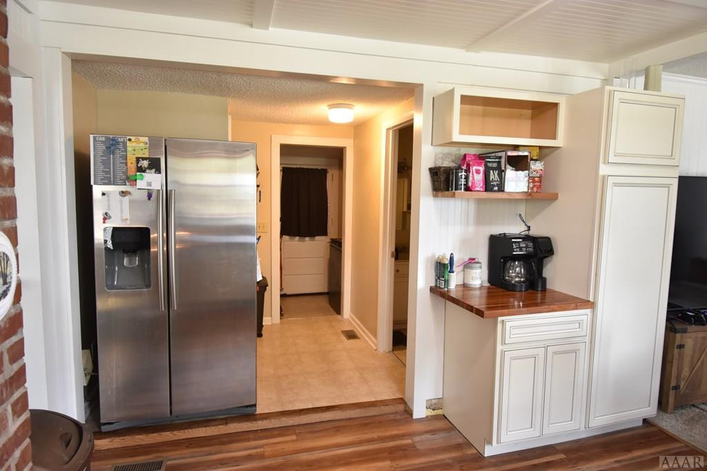 1469 Turnpike Road Elizabeth City, NC 27909 - Photo 4 of 22 Kitchen 2