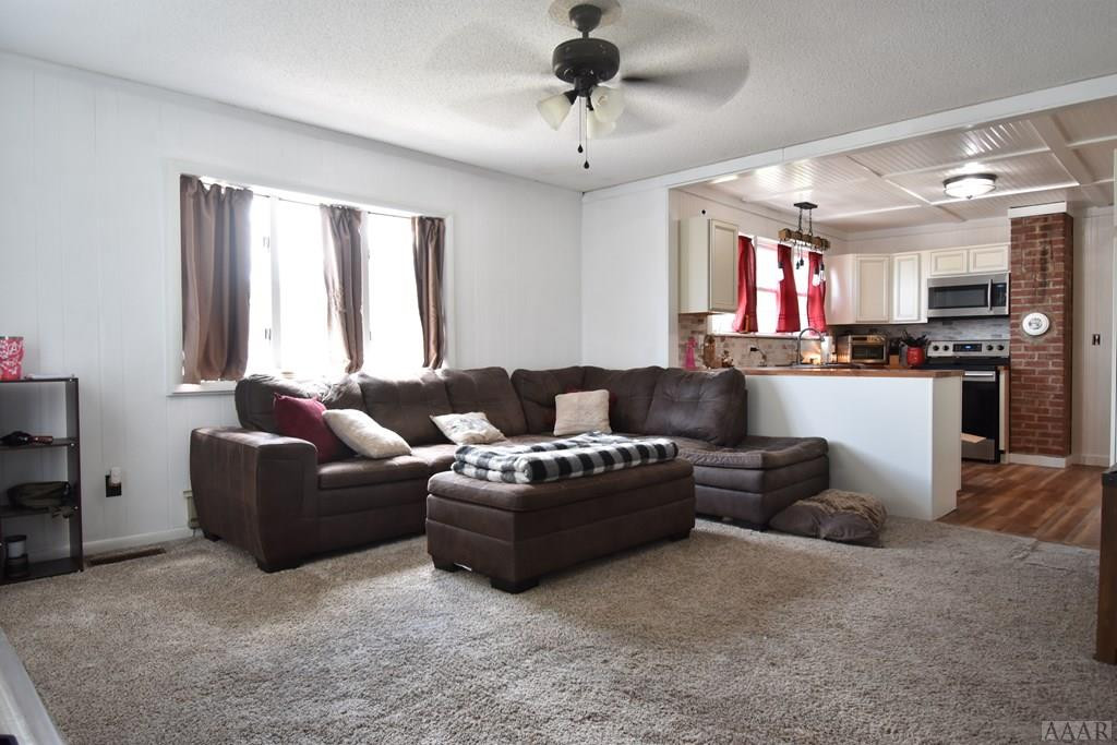 1469 Turnpike Road Elizabeth City, NC 27909 - Photo 5 of 22 Family Room