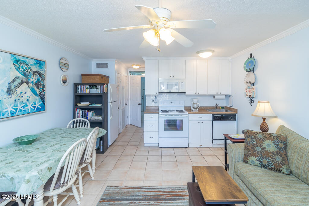 40 Folly Field Road, Unit 202B Hilton Head Island, SC 29928 - Photo 5 of 49 9W6A1652