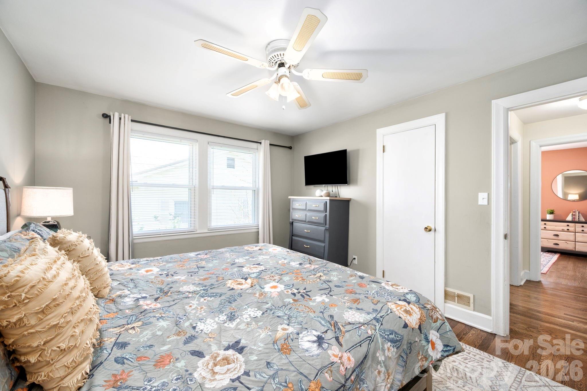 298 Erwin Hills Road Asheville, NC 28806 - Photo 22 of 40