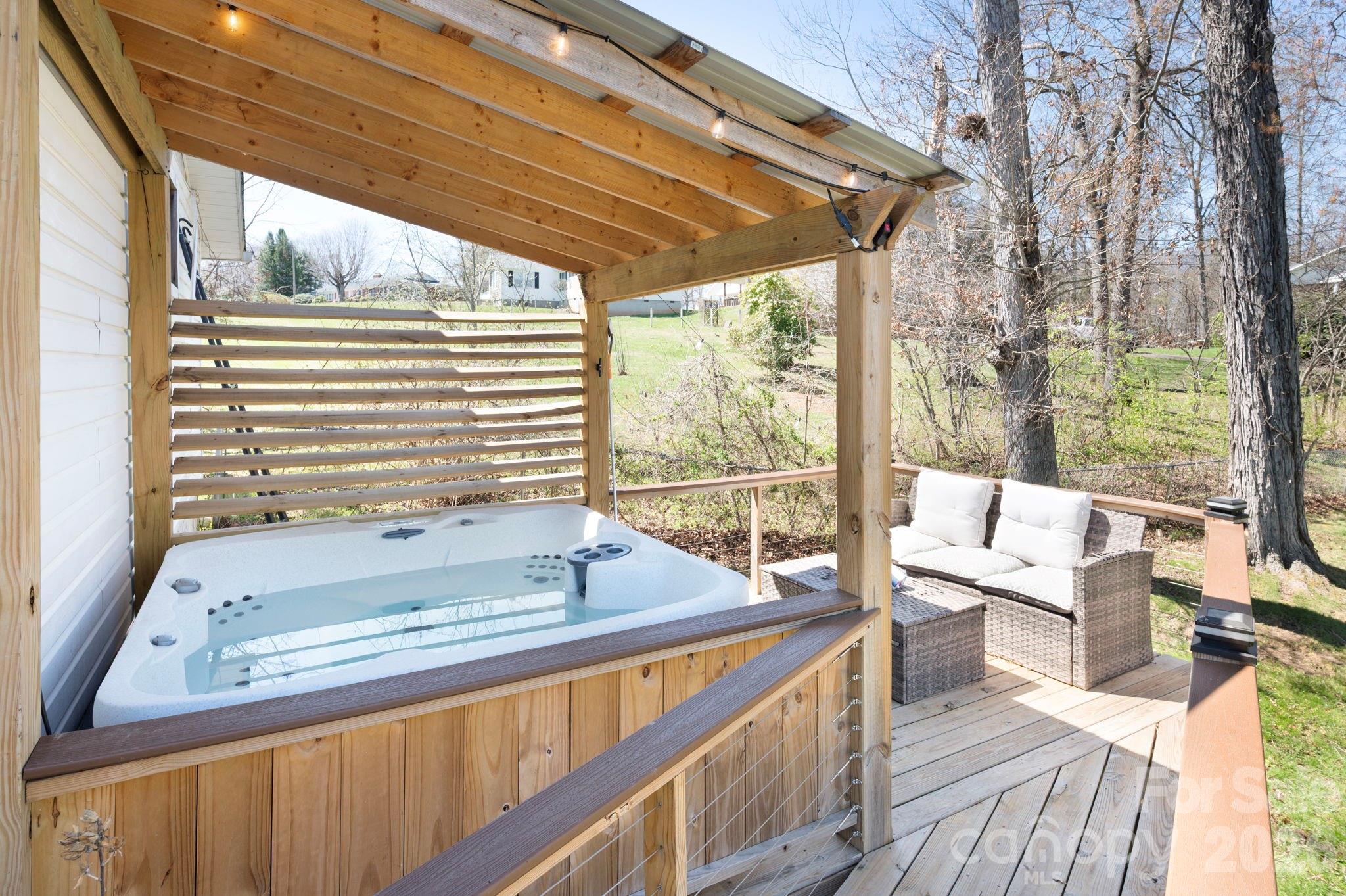 298 Erwin Hills Road Asheville, NC 28806 - Photo 3 of 40