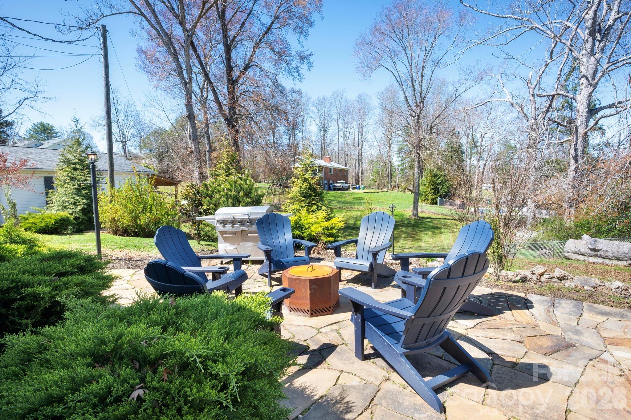 298 Erwin Hills Road Asheville, NC 28806 - Photo 6 of 40