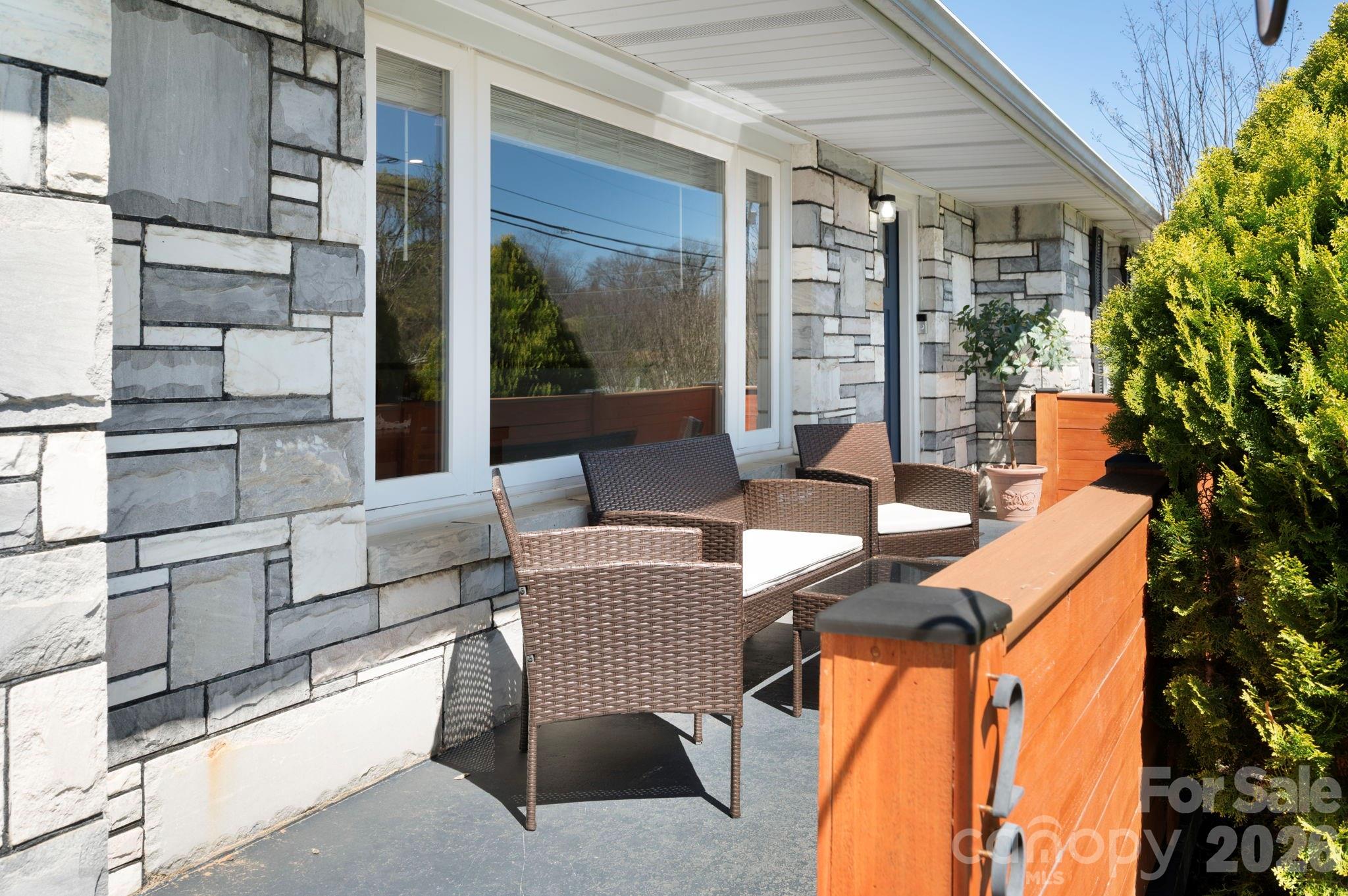 298 Erwin Hills Road Asheville, NC 28806 - Photo 7 of 40