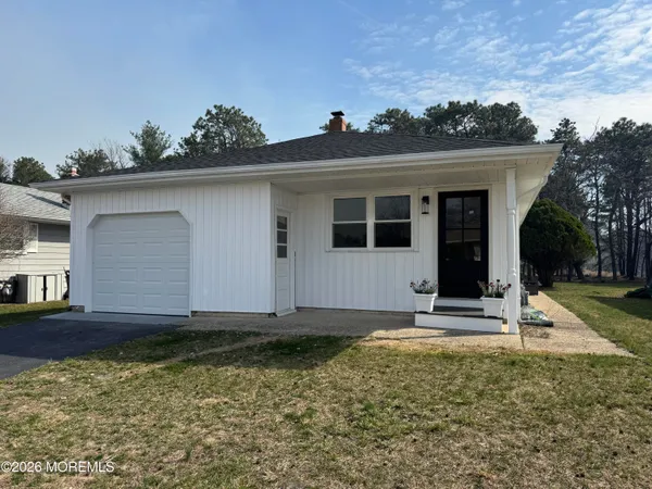 $379,900 | 404 Jamaica Boulevard, Toms River, NJ 08757