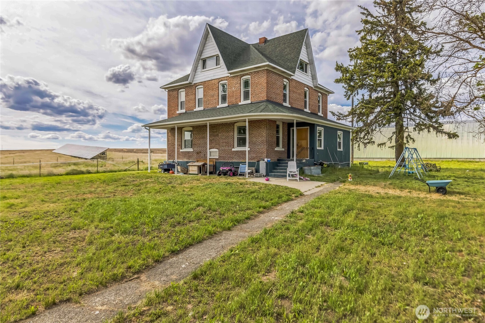 8495 Williams Road East Wilbur, WA 99185 - Photo 2 of 29 Gallery Image 2