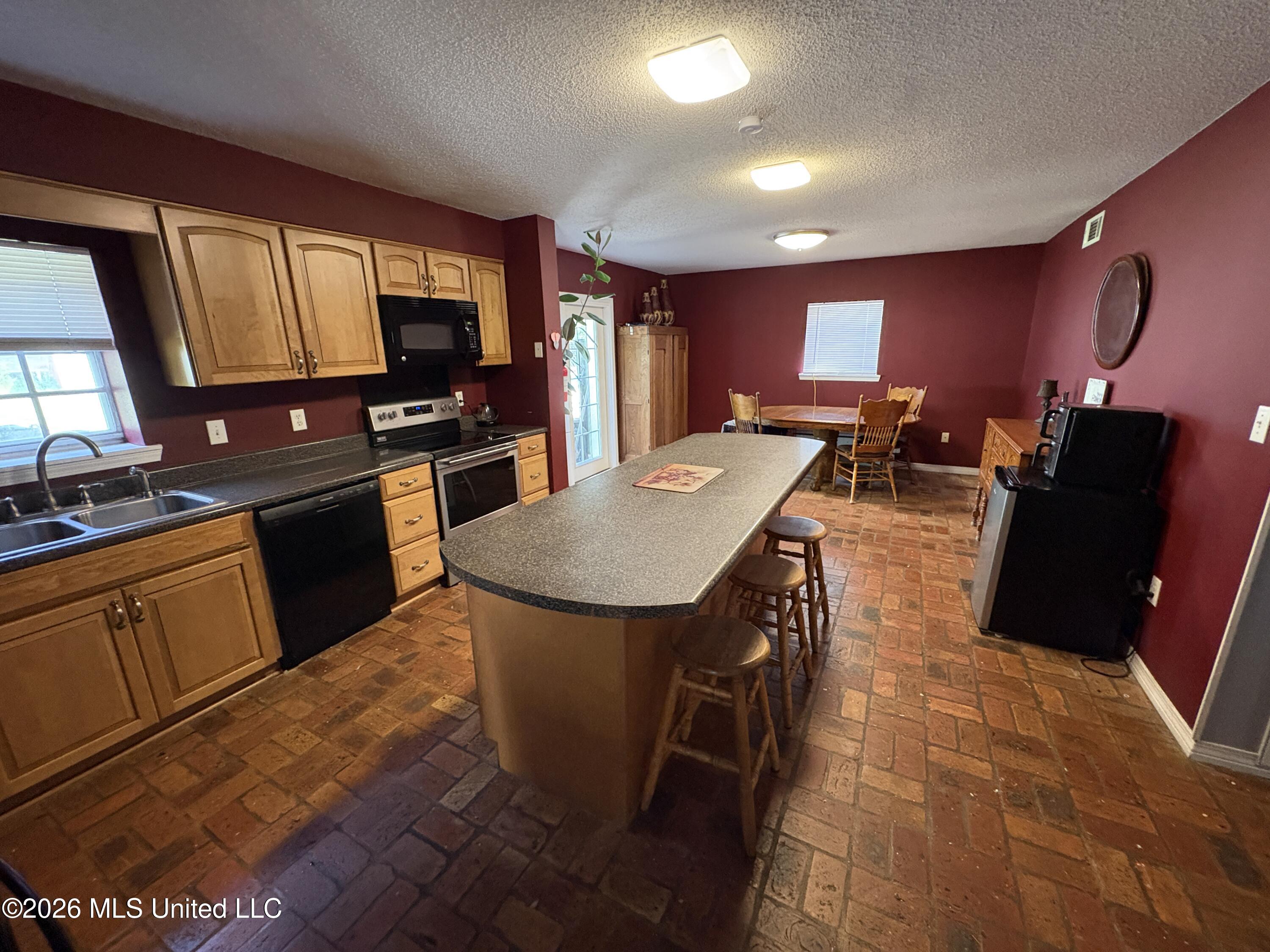 13704 Coleman Street Moss Point, MS 39562 - Photo 11 of 50 Kitchen