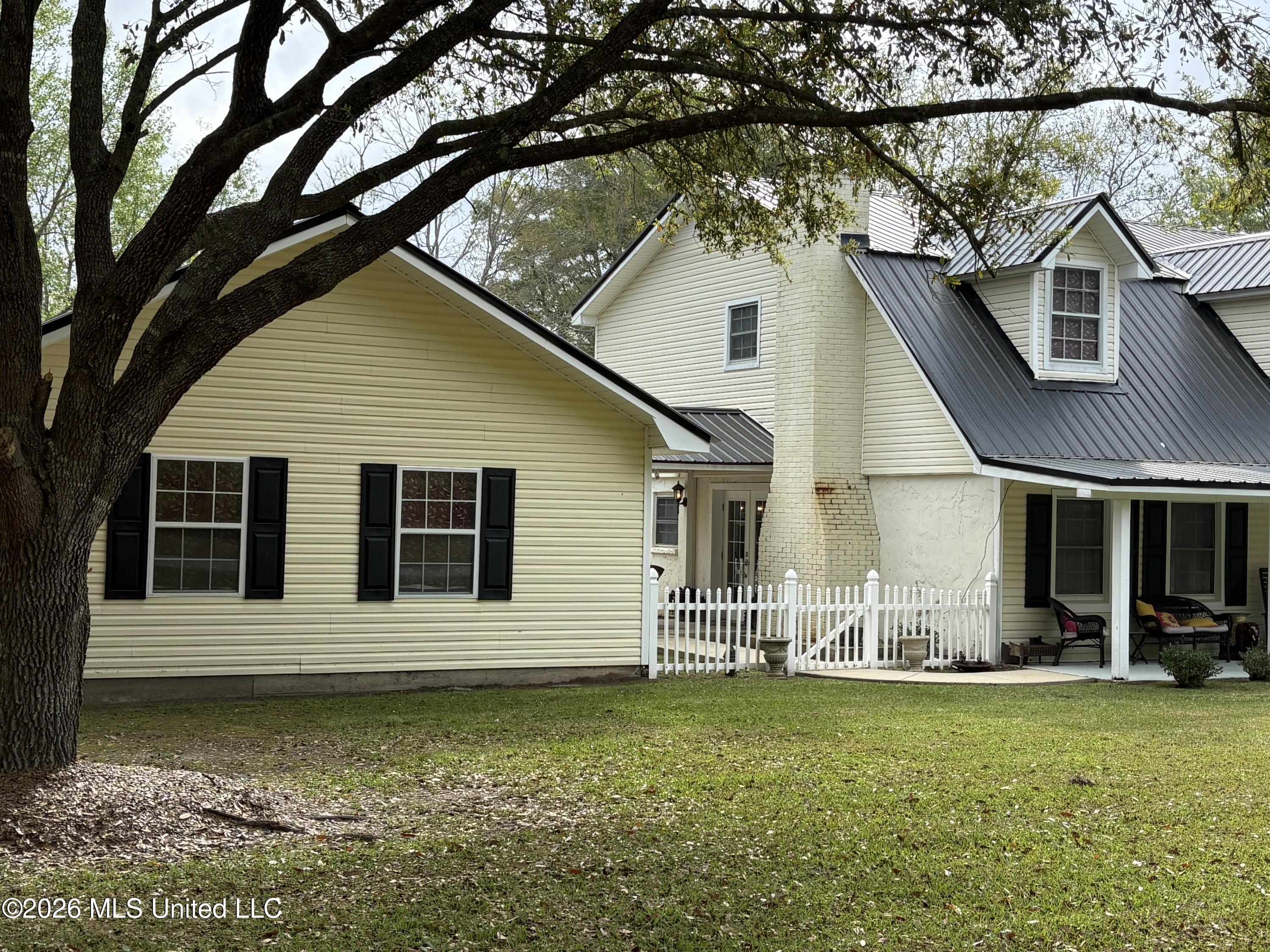 13704 Coleman Street Moss Point, MS 39562 - Photo 4 of 50 Side View