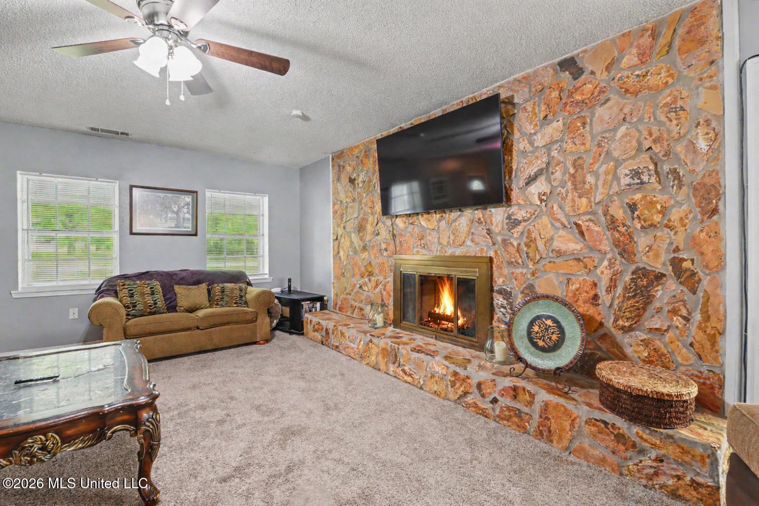 13704 Coleman Street Moss Point, MS 39562 - Photo 4 of 43 004