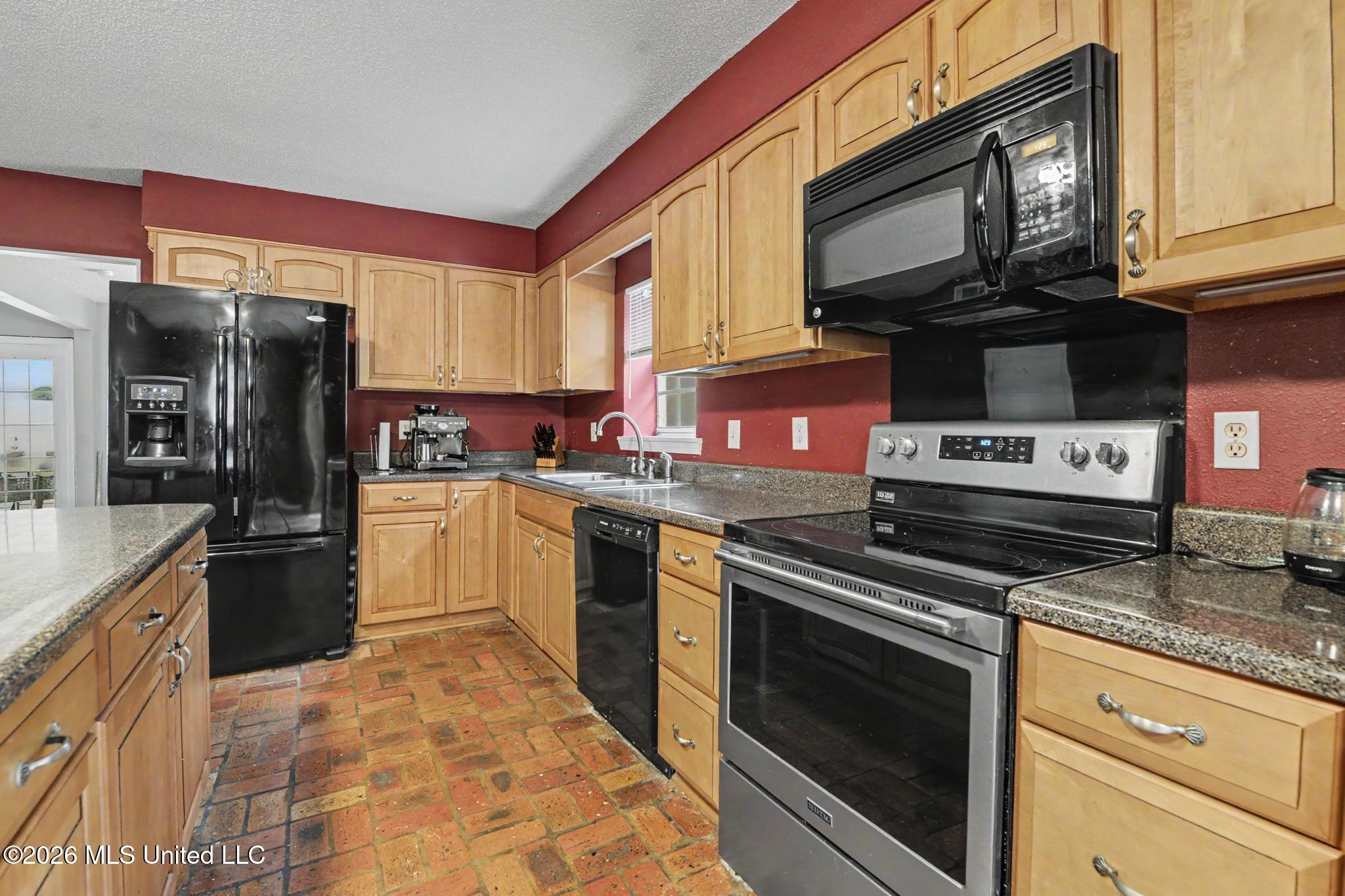 13704 Coleman Street Moss Point, MS 39562 - Photo 9 of 43 009