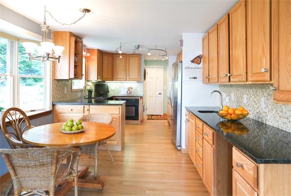 11 Simpson Road Wayland, MA 01778 - Photo 6 of 30