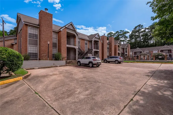 $1,250 | 2402 Sycamore Avenue, Unit E1, Huntsville, TX 77340