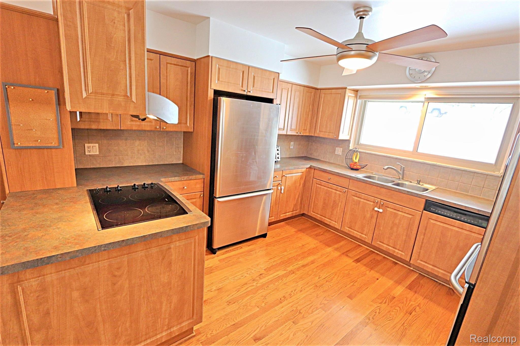 7141 Fairhill Road Bloomfield Hills, MI 48301 - Photo 7 of 47 Kitchen
