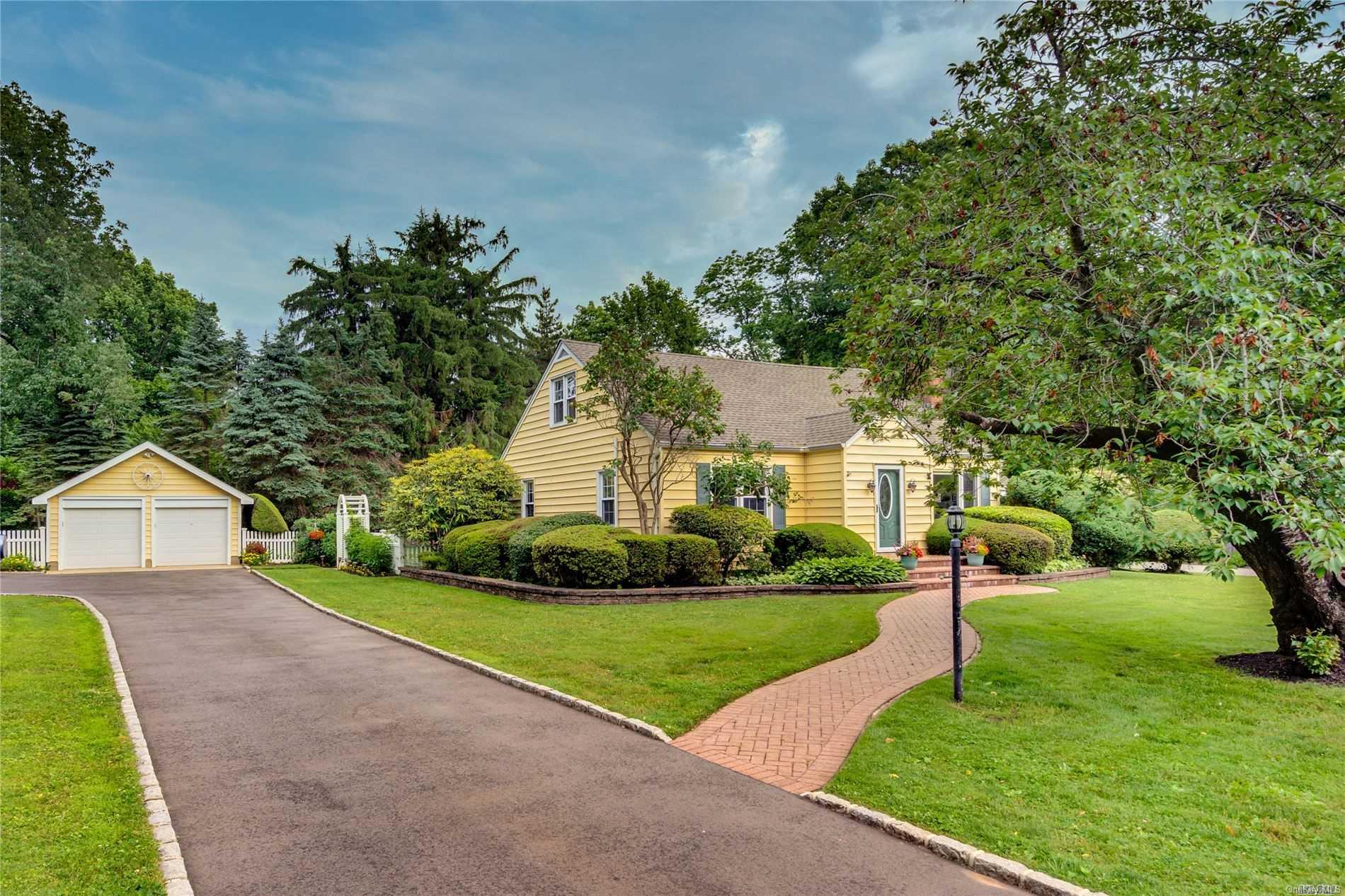 189 Southdown Road Huntington, NY 11743 - Photo 1 of 1