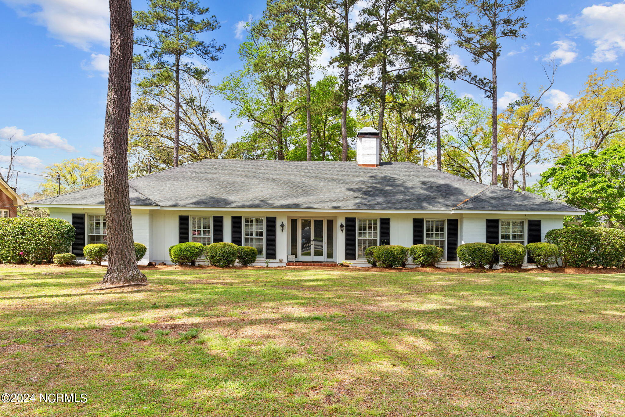 1304 Greenbriar Road Kinston, NC 28501 - Photo 1 of 66 1-web-or-mls-DSC_2175
