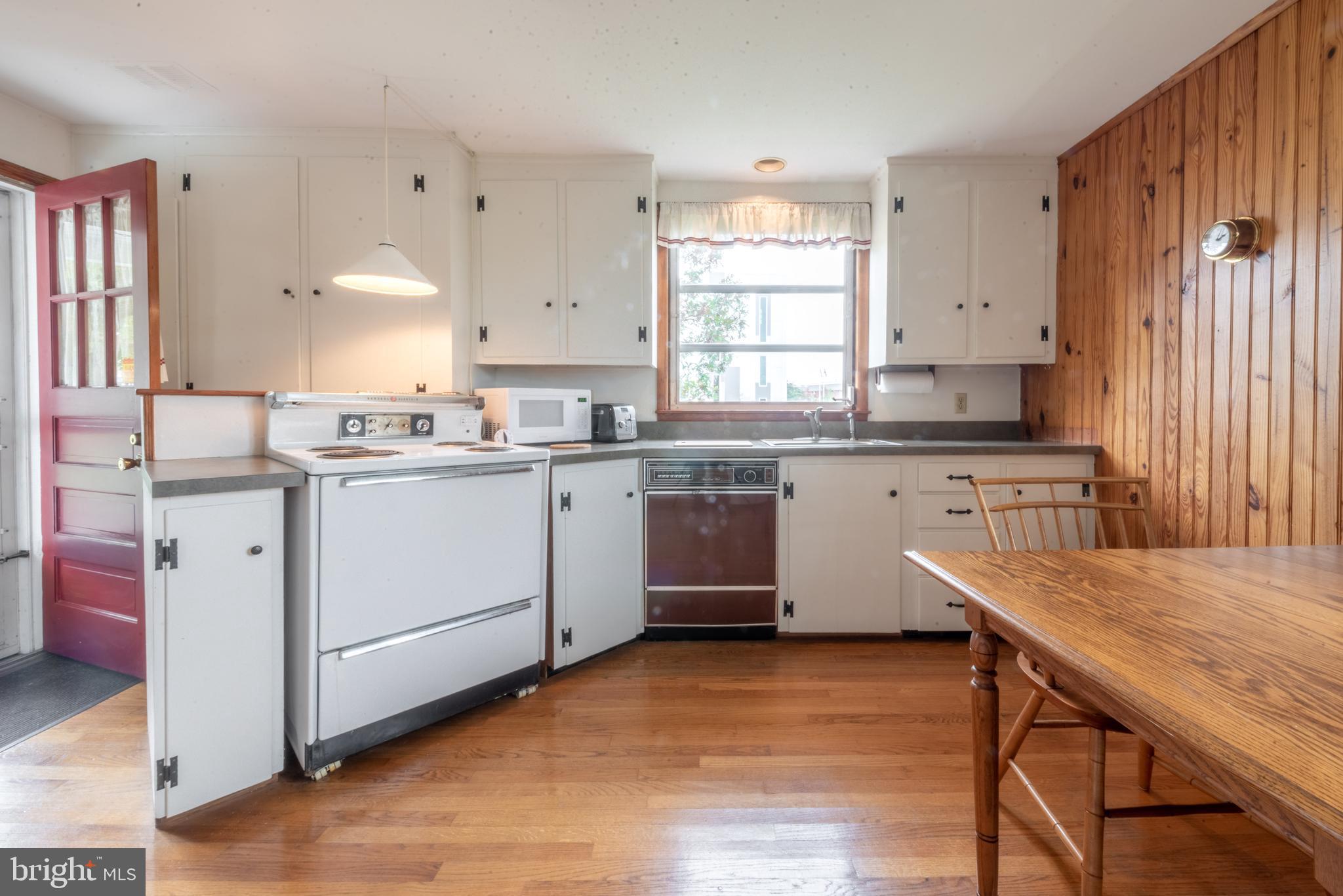 6801 Johnnycake Road Baltimore, MD 21228 - Photo 20 of 38