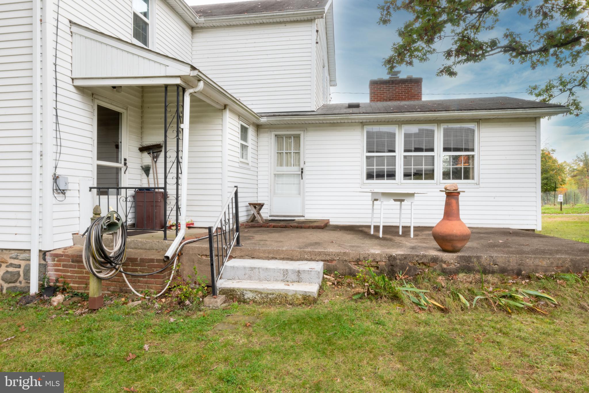 6801 Johnnycake Road Baltimore, MD 21228 - Photo 6 of 38
