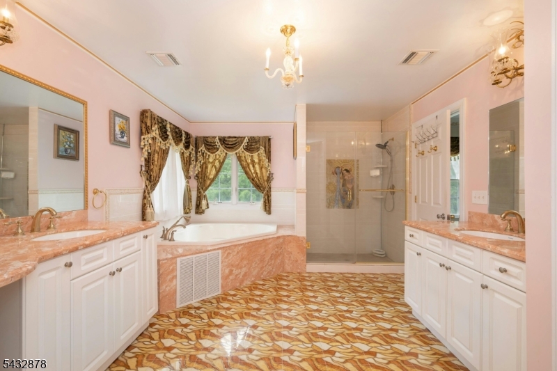 6 Hyer Farm Road Roseland, NJ 07068 - Photo 13 of 23