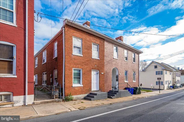 $1,250 | 122-124 East Avenue, Hagerstown, MD 21740