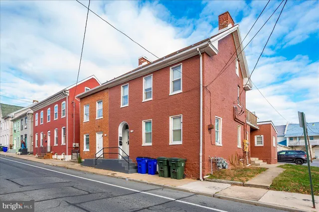 $1,250 | 122-124 East Avenue, Hagerstown, MD 21740