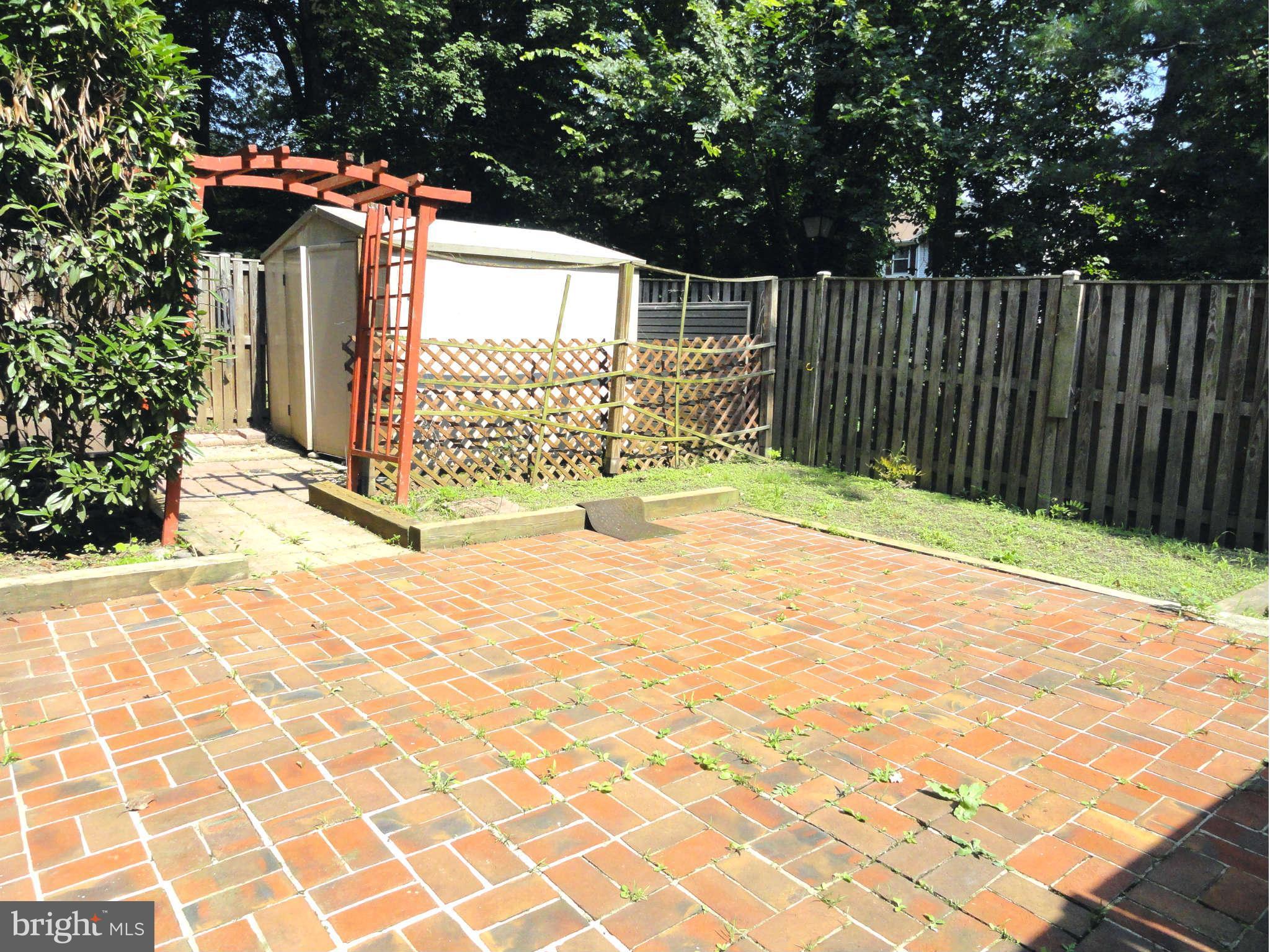 9118 Fisteris Court Springfield, VA 22152 - Photo 4 of 30 Back yard
