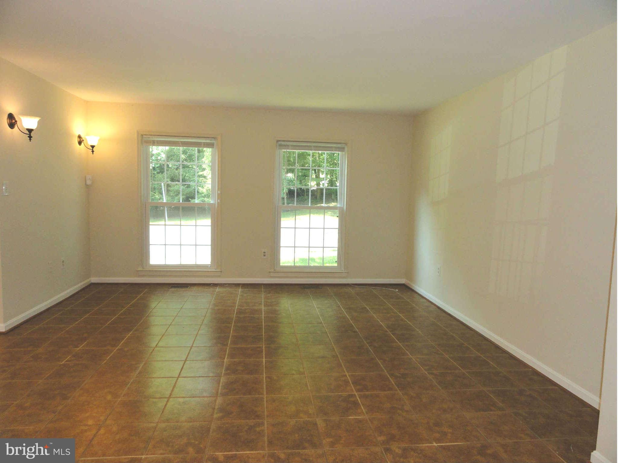 9118 Fisteris Court Springfield, VA 22152 - Photo 9 of 30 Living Room
