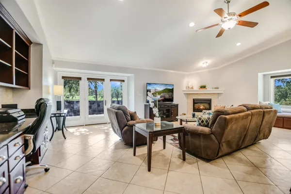 $1,750 | 100 Bay Point Drive, Unit 13, Horseshoe Bay, TX 78657