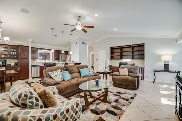 $1,750 | 100 Bay Point Drive, Unit 13, Horseshoe Bay, TX 78657