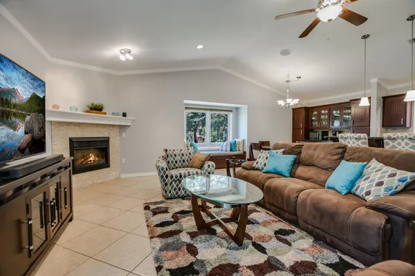 $1,750 | 100 Bay Point Drive, Unit 13, Horseshoe Bay, TX 78657