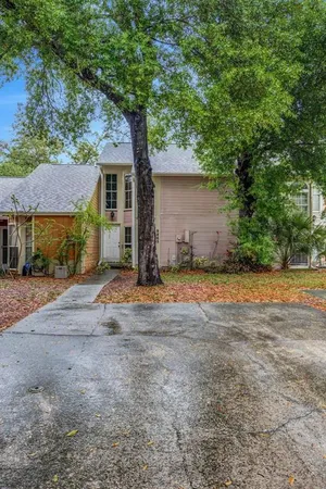 $239,000 | 9465 Forest Hills Circle, Tampa, FL 33612