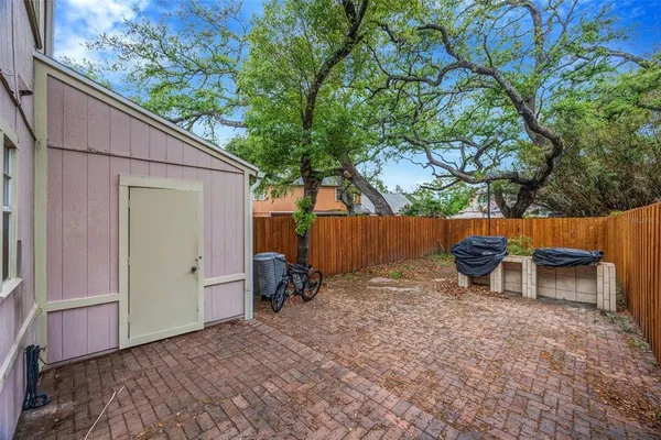 $239,000 | 9465 Forest Hills Circle, Tampa, FL 33612
