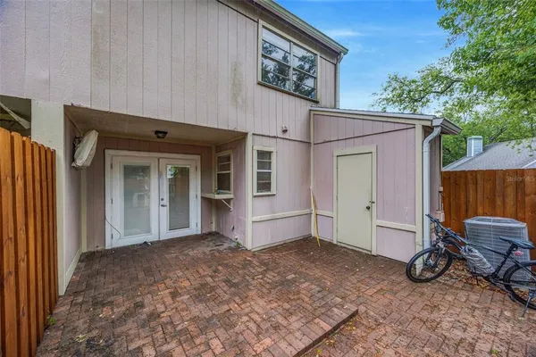 $239,000 | 9465 Forest Hills Circle, Tampa, FL 33612