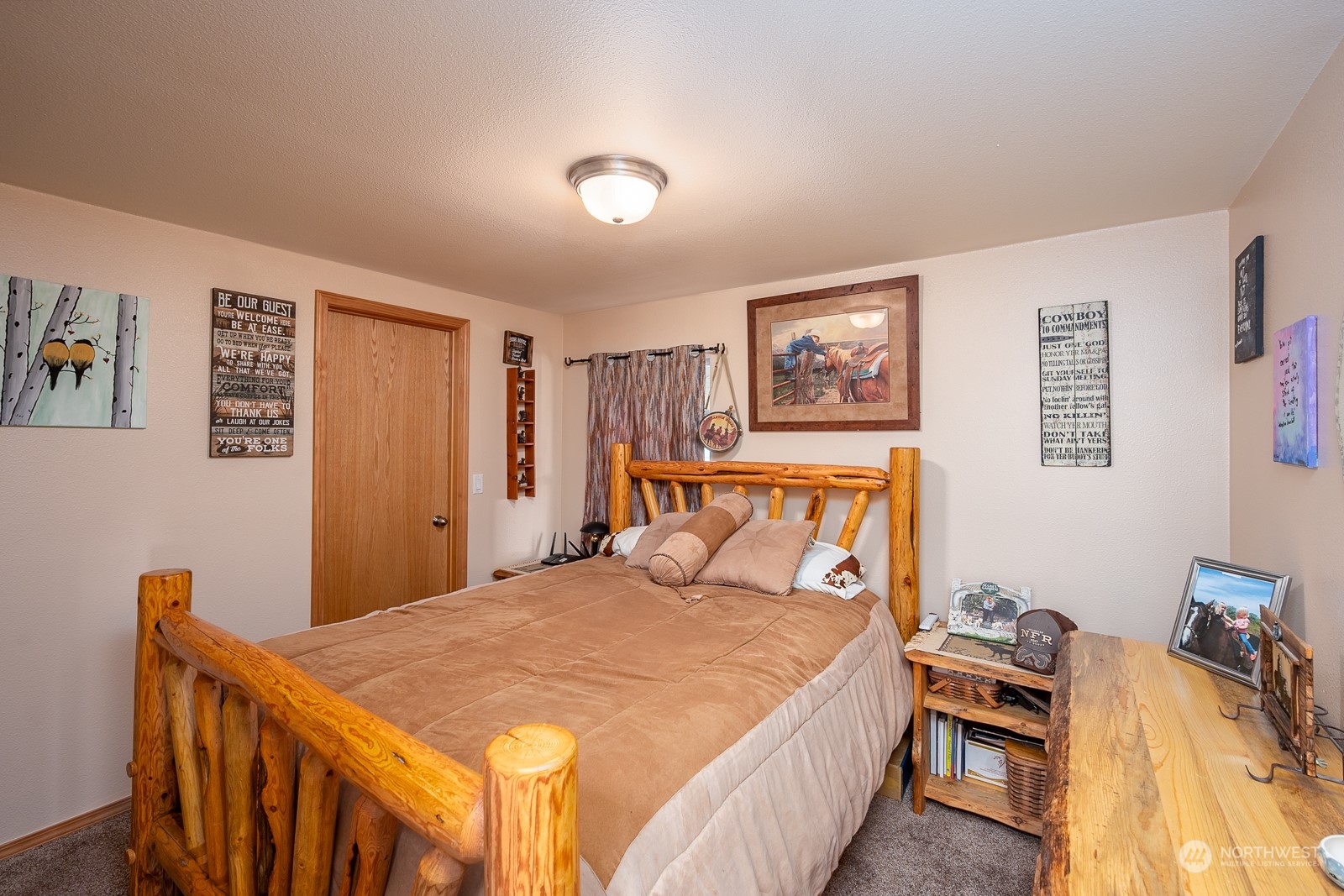 8079 Ne Road North Moses Lake, WA 98837 - Photo 22 of 26 a bed room with a bed and a tv