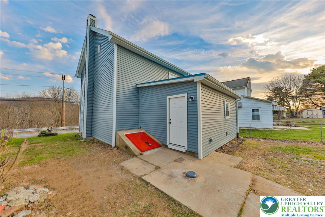 8809 Kings Highway Kempton, PA 19529 - Photo 12 of 76