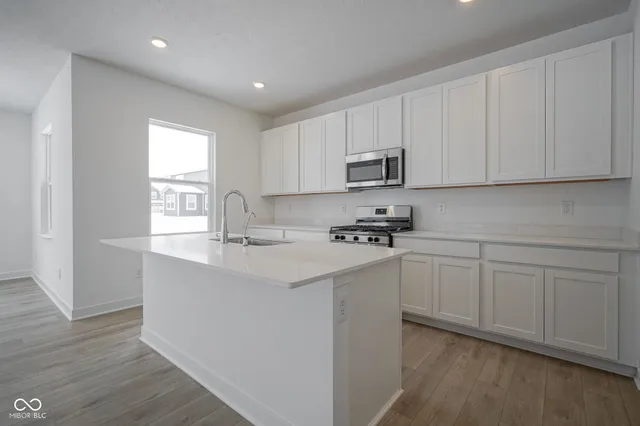 $439,995 | 7600 Fallsworth Drive, Avon, IN 46123