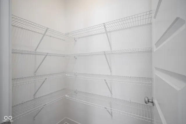 $439,995 | 7600 Fallsworth Drive, Avon, IN 46123