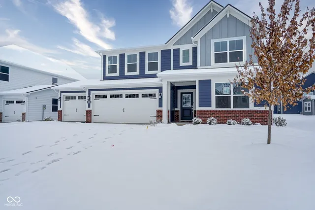 $439,995 | 7600 Fallsworth Drive, Avon, IN 46123