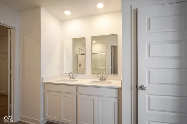 $439,995 | 7600 Fallsworth Drive, Avon, IN 46123